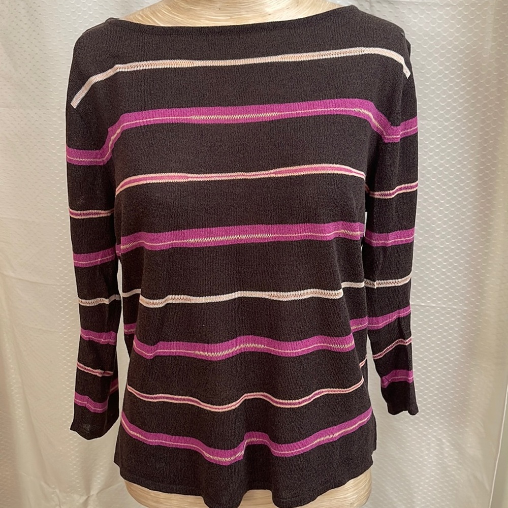 🔴 New Frontier brown top w/beige and peony pink stripes. Size Large